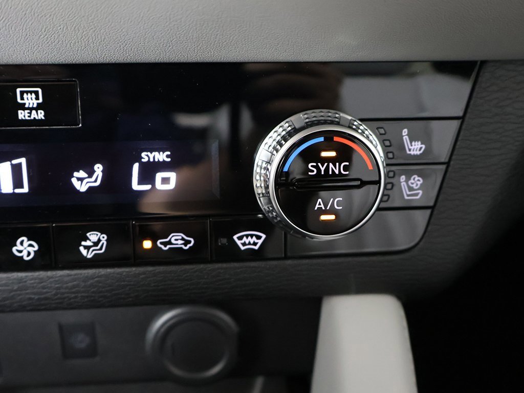 New 2025 Mitsubishi Outlander SEL image 57