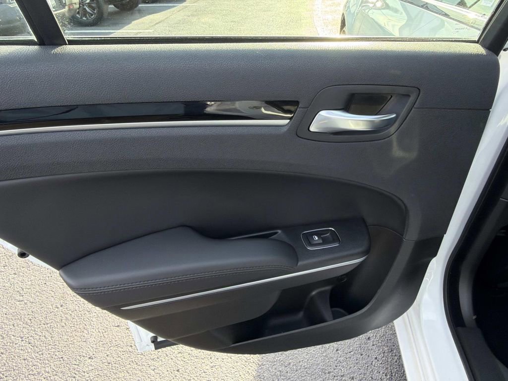 Used 2023 Chrysler 300 Touring w/ Sport Appearance Package image 14