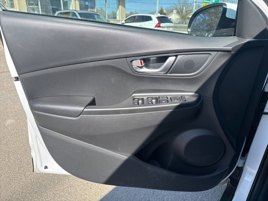 Used 2023 Hyundai Kona SEL w/ Convenience Package AWD/4WD image 16