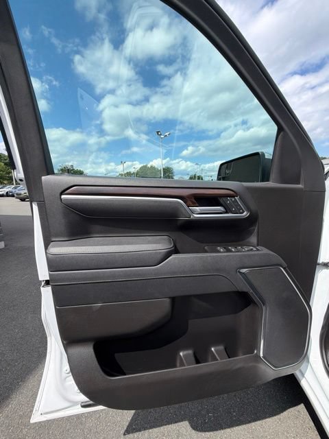 Certified 2025 GMC Sierra 1500 SLT AWD/4WD image 8