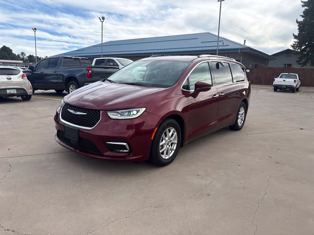 Used 2021 Chrysler Pacifica Touring-L FWD image 3