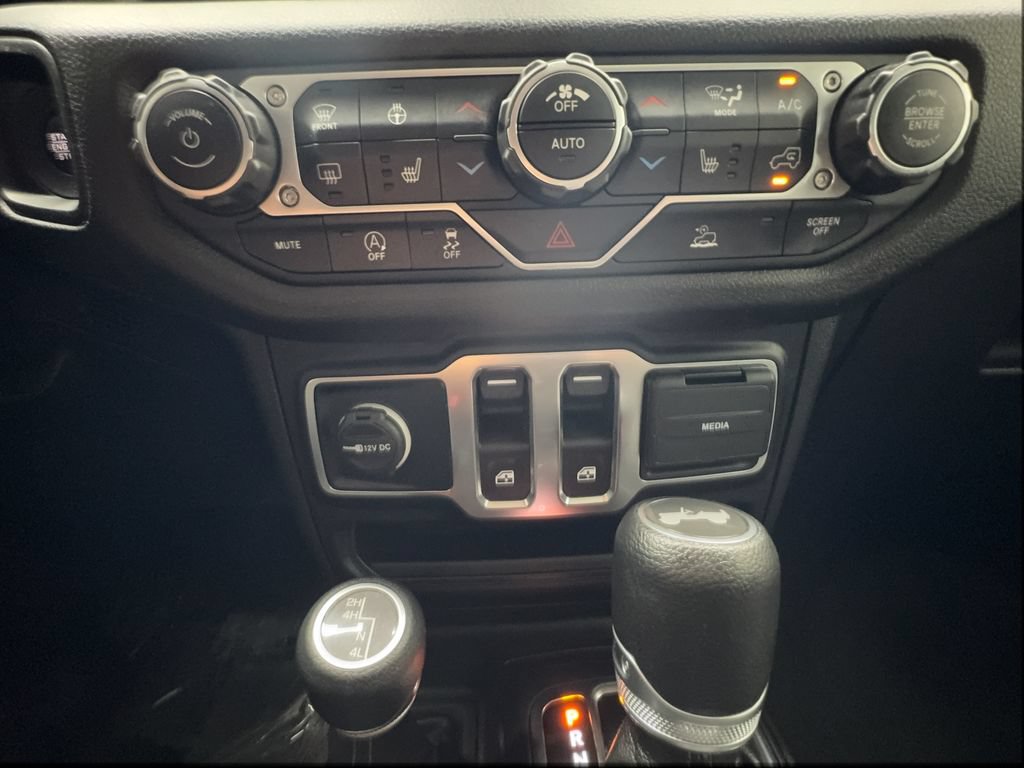 Used 2024 Jeep Wrangler Sport AWD/4WD image 28