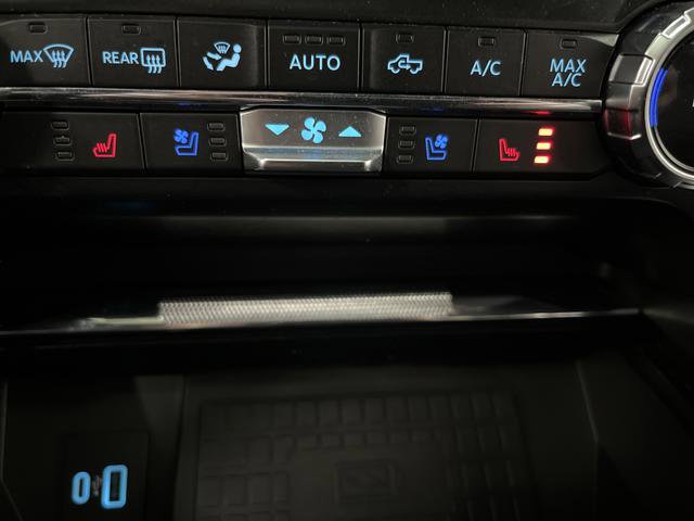 Used 2022 Ford F150 Lariat image 8