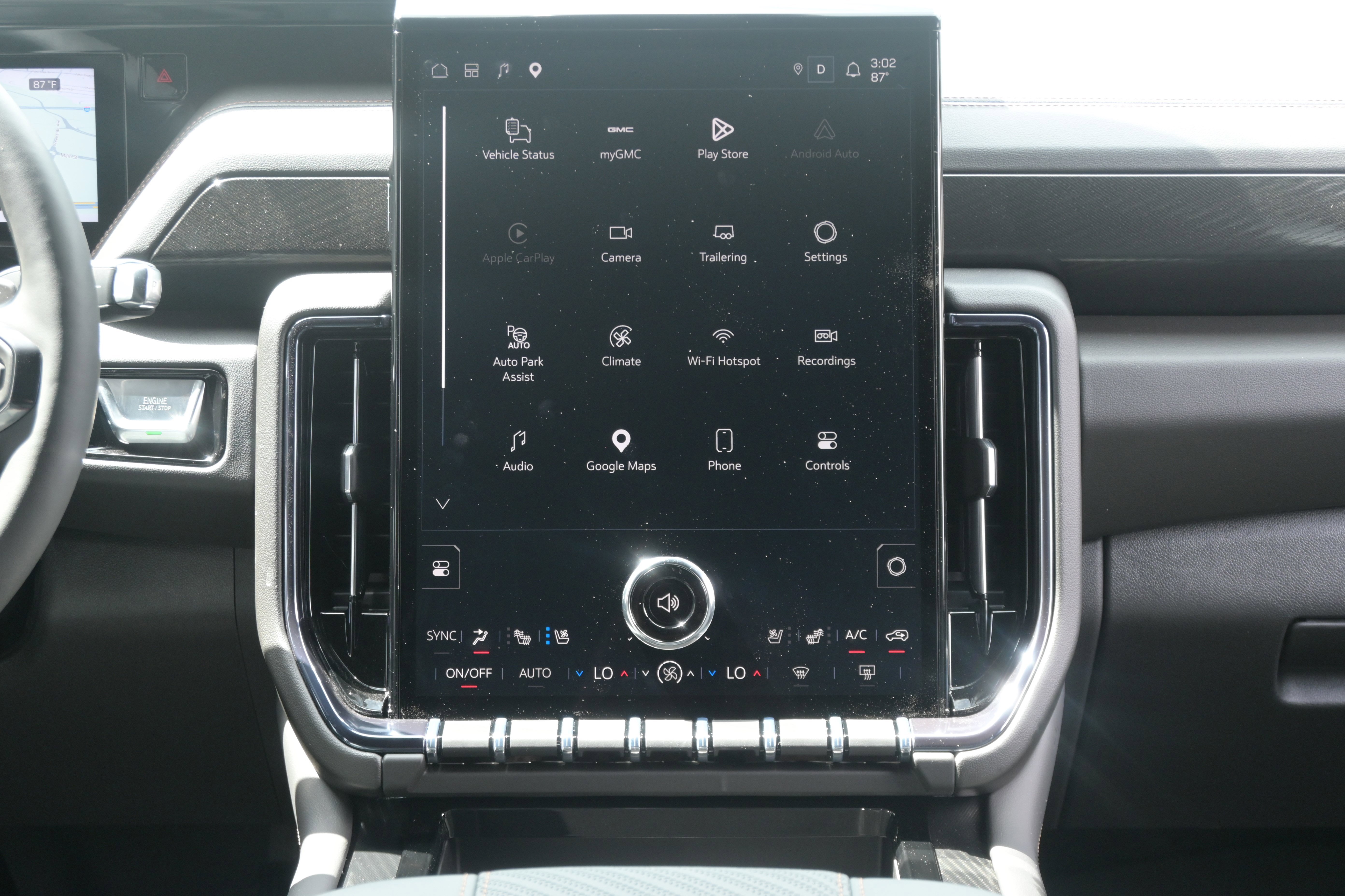 Used 2026 GMC Yukon XL AT4 w/ LPO, Floor Liner Package AWD/4WD image 34