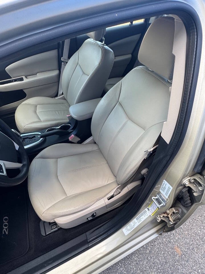 Used 2011 Chrysler 200 Limited FWD image 15
