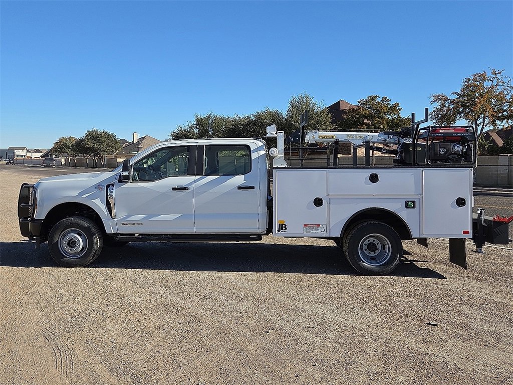 New 2025 Ford F350 XL image 2