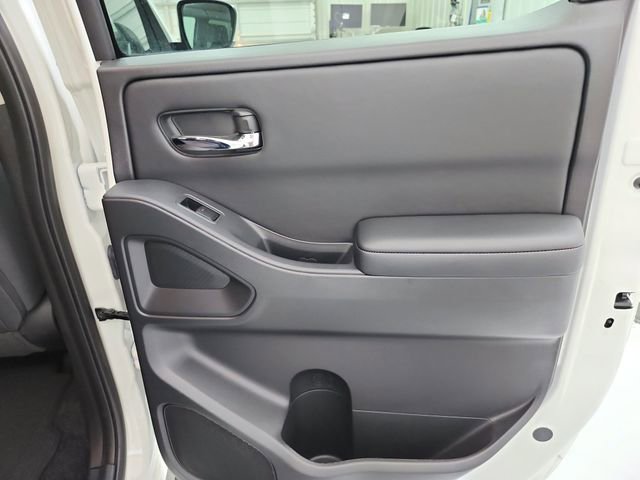 Used 2025 Nissan Frontier SV w/ SV Convenience Package image 42