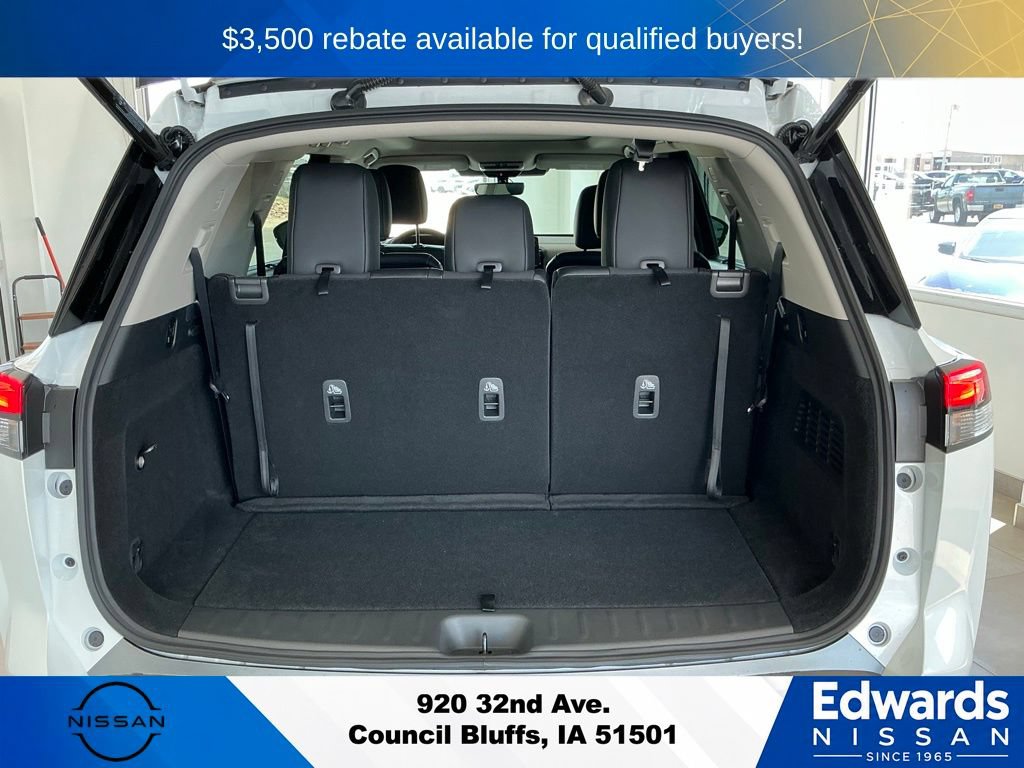 New 2026 Nissan Pathfinder SL w/ SL Premium Package AWD/4WD image 7