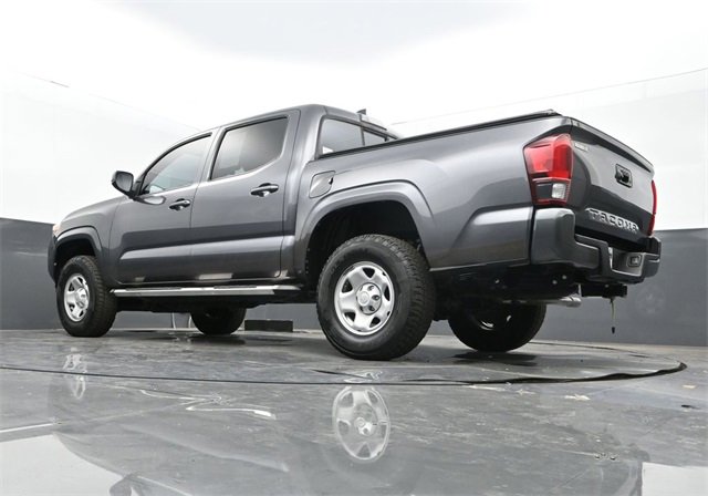 Used 2018 Toyota Tacoma SR image 24