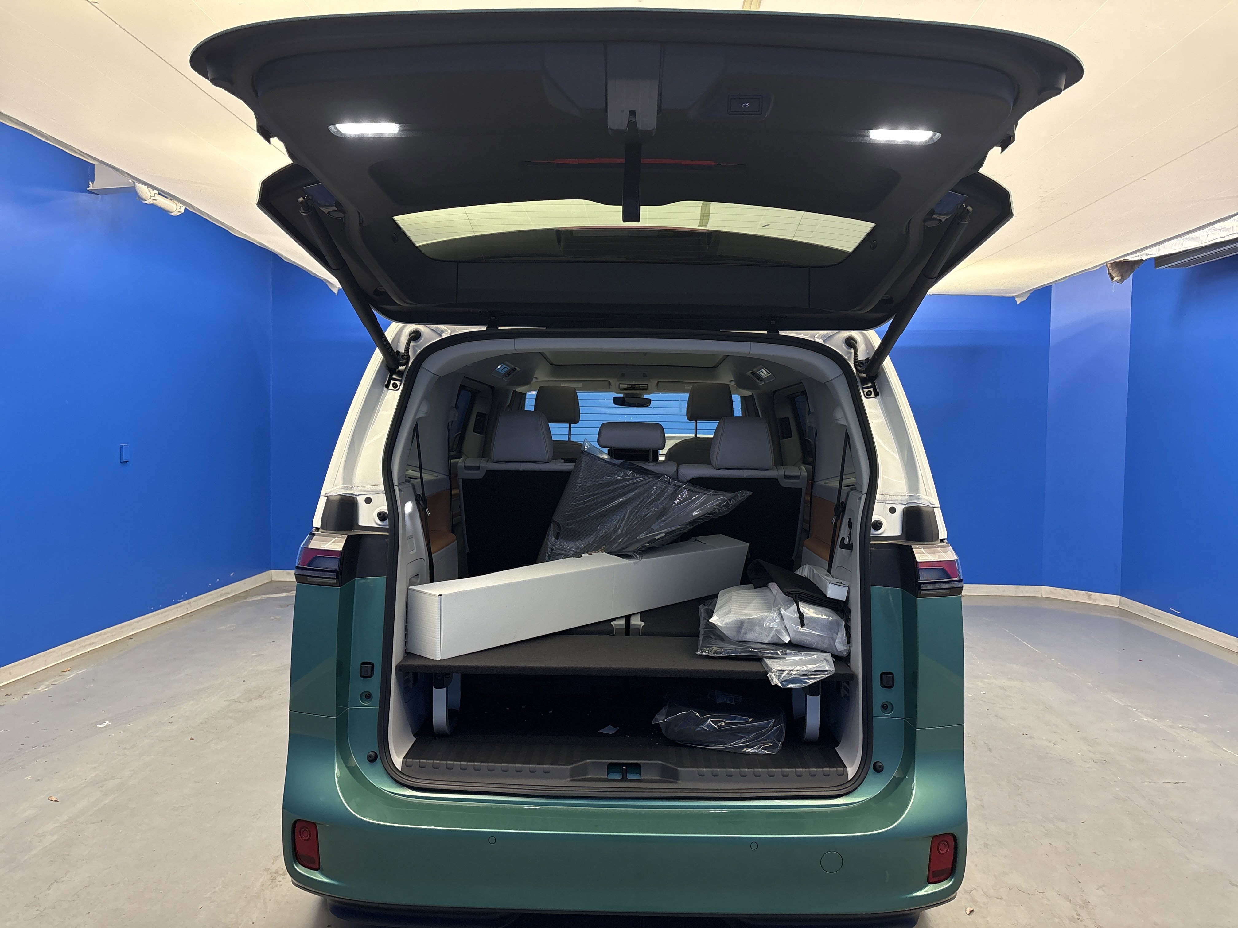 New 2025 Volkswagen ID. Buzz 1st Edition image 29