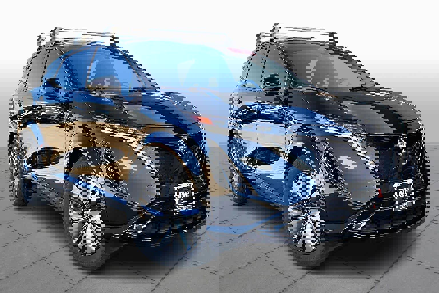 Used 2023 Nissan Ariya AWD image 2