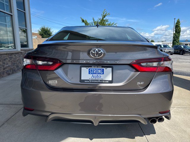 Used 2024 Toyota Camry SE FWD image 4