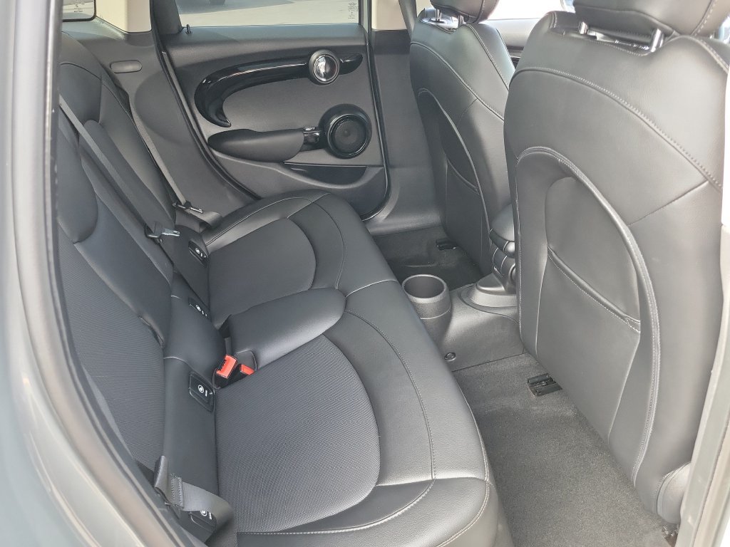 Used 2019 MINI Cooper S w/ Signature Upholstery Package FWD image 22