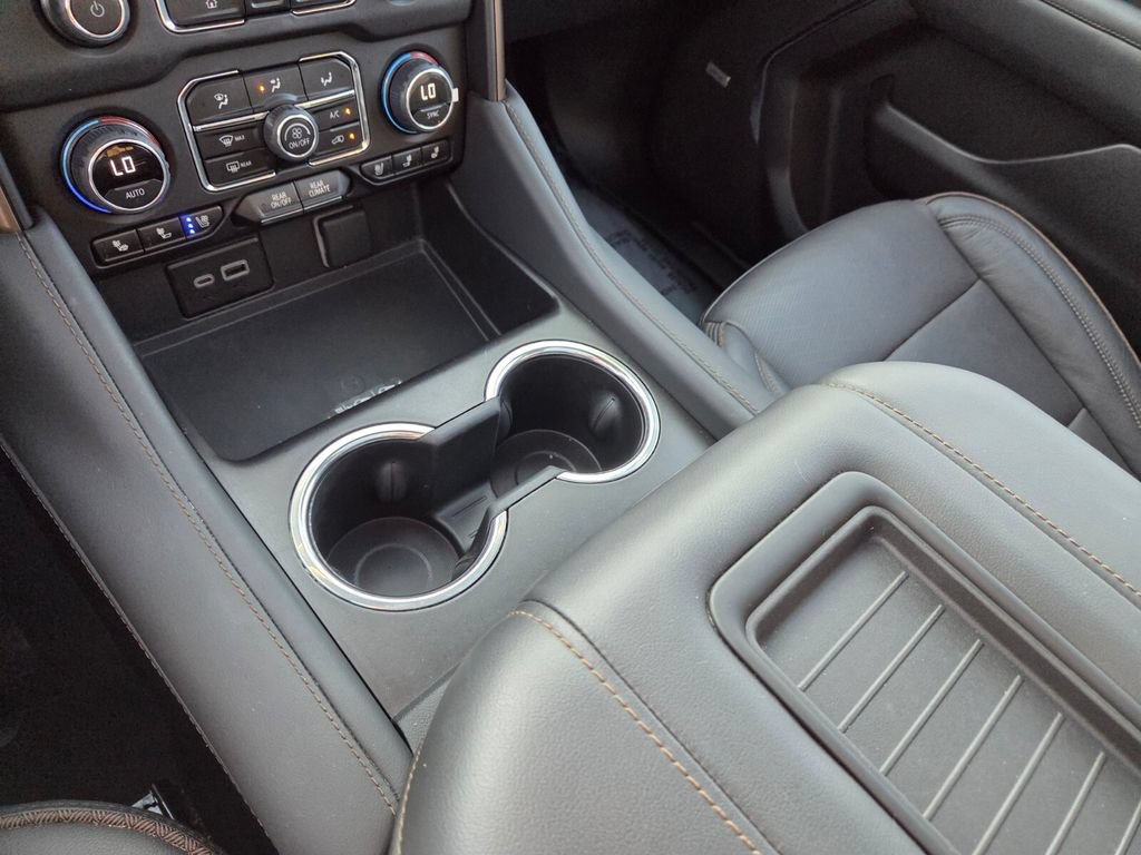 Used 2023 Chevrolet Tahoe High Country AWD/4WD image 27