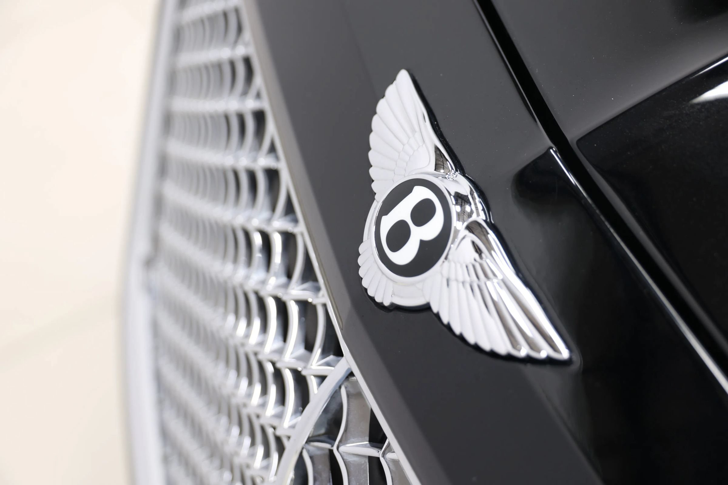 Used 2017 Bentley Bentayga AWD/4WD image 6