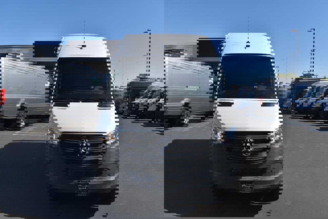 Used 2024 Mercedes-Benz Sprinter 144 Cargo image 3