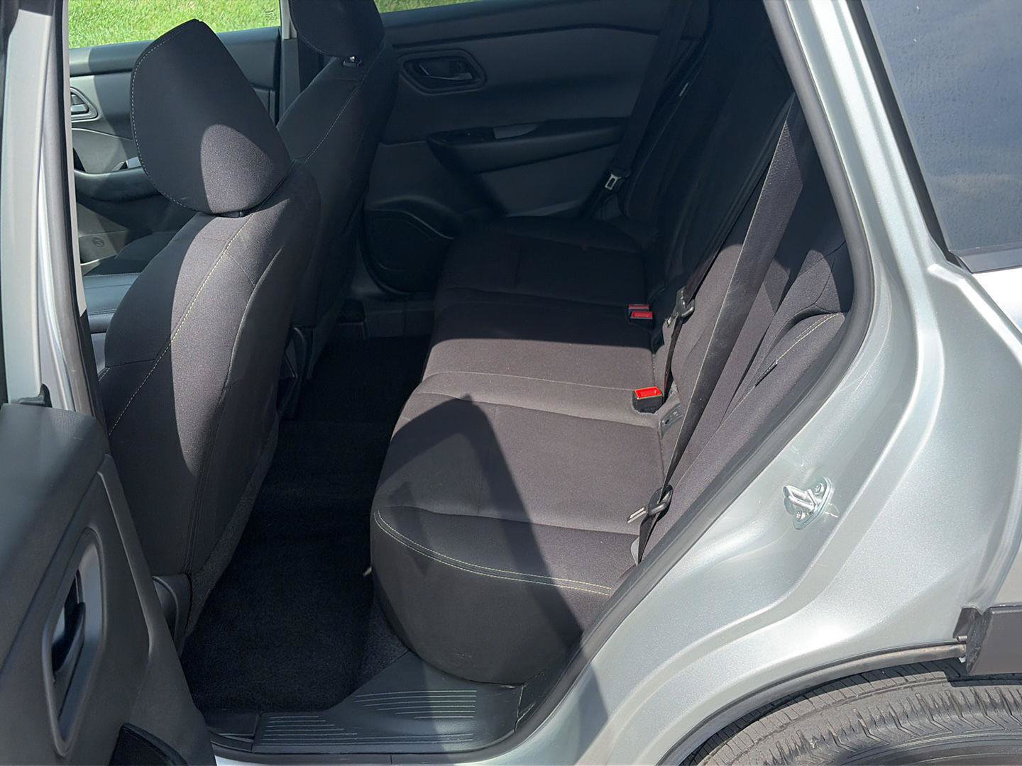Used 2024 Nissan Rogue S FWD image 10
