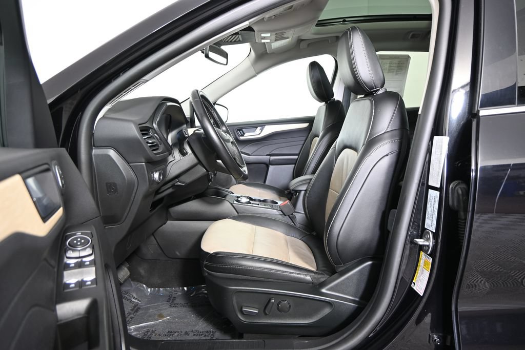 Used 2022 Ford Escape Titanium w/ Titanium Elite Package AWD/4WD image 21
