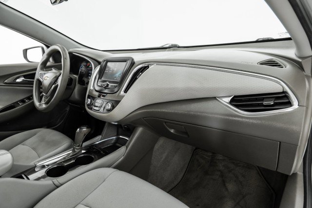 Used 2016 Chevrolet Malibu LT image 10