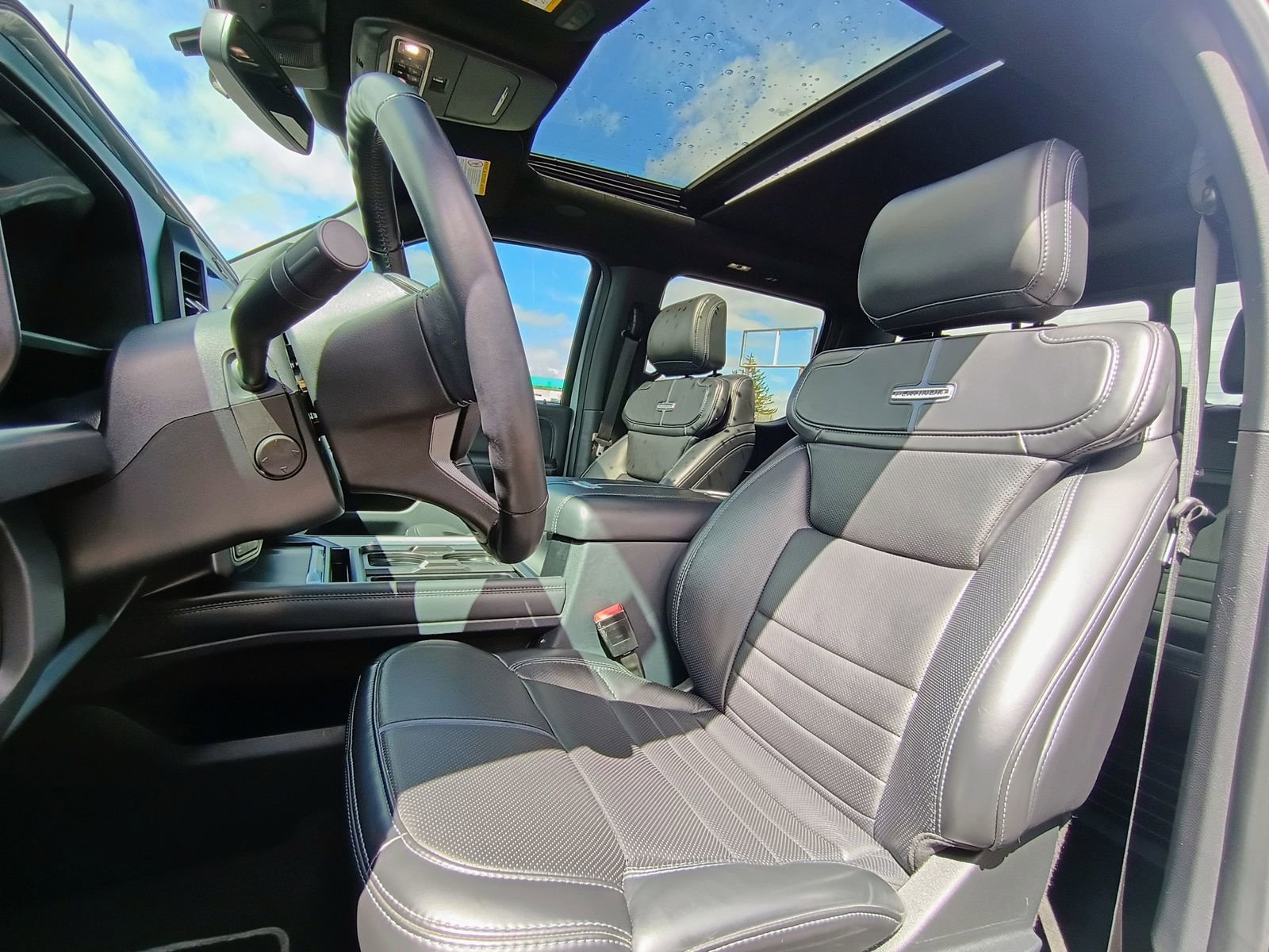 Used 2025 Ford F350 Platinum image 14