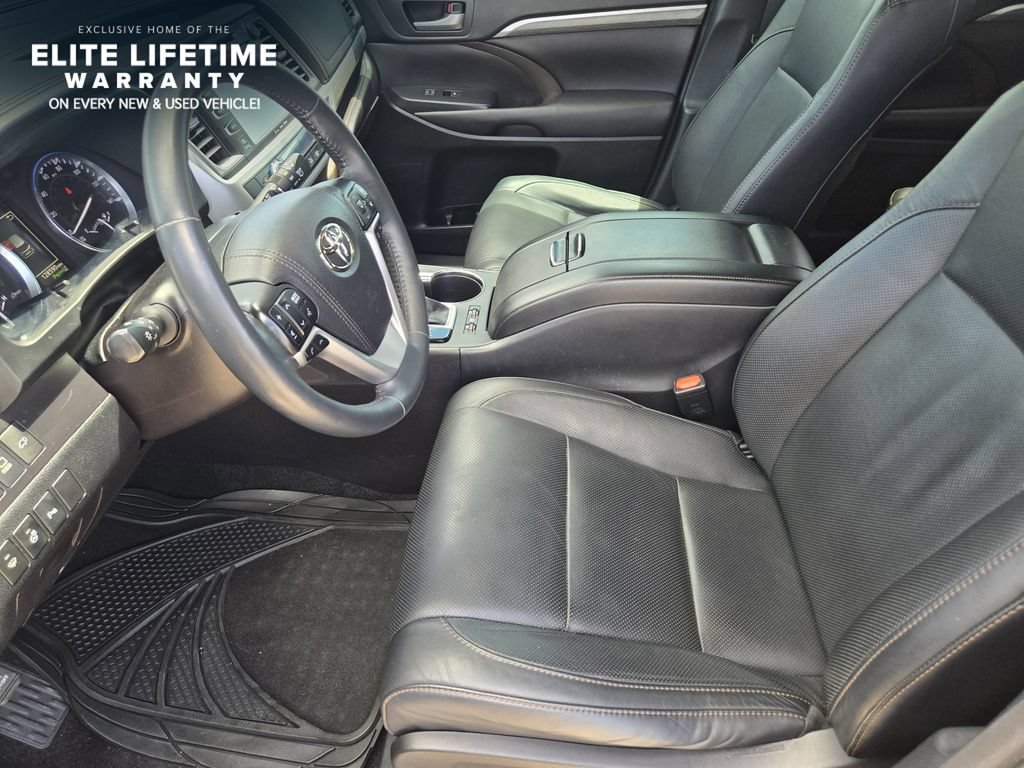 Used 2017 Toyota Highlander Limited Platinum AWD/4WD image 12