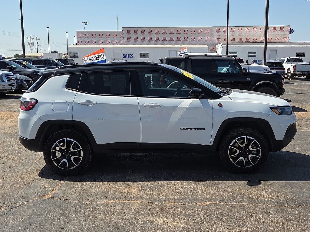 Used 2025 Jeep Compass Trailhawk AWD/4WD image 6