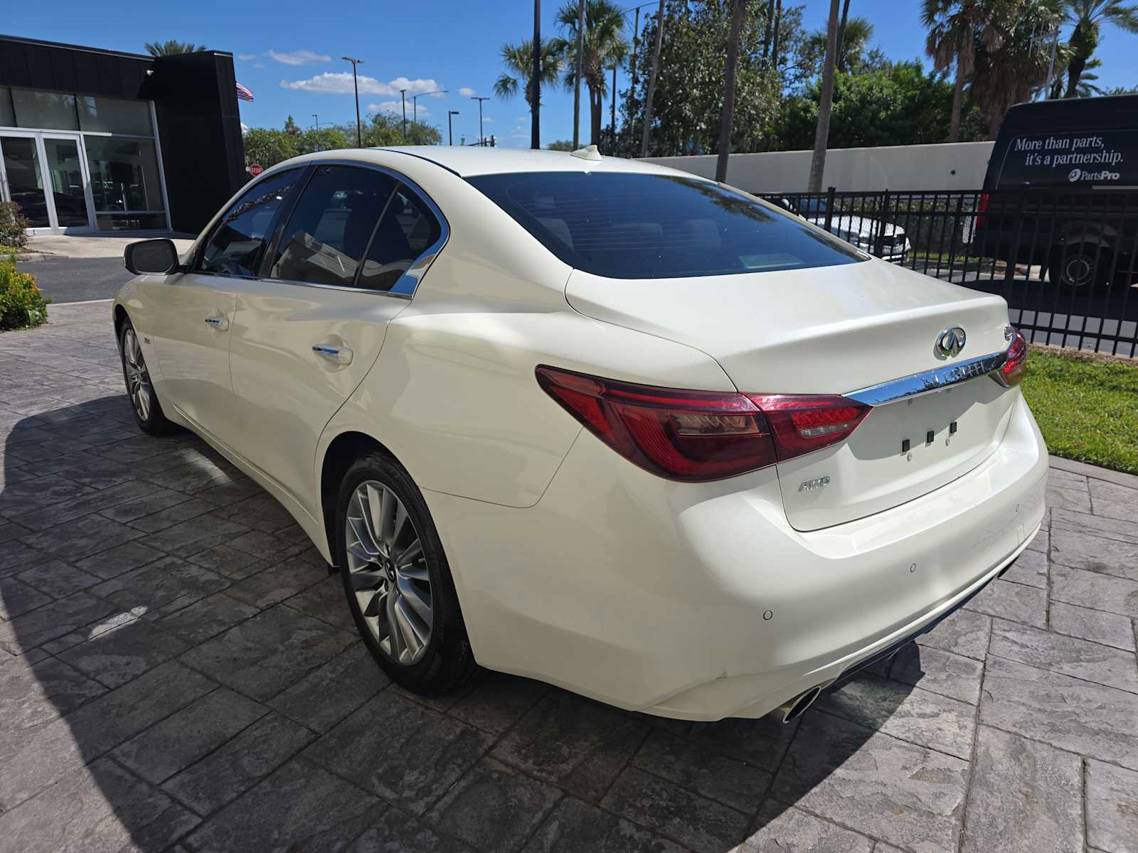 Used 2020 INFINITI Q50 Luxe w/ Essential Package (3.0T Luxe) AWD/4WD image 7