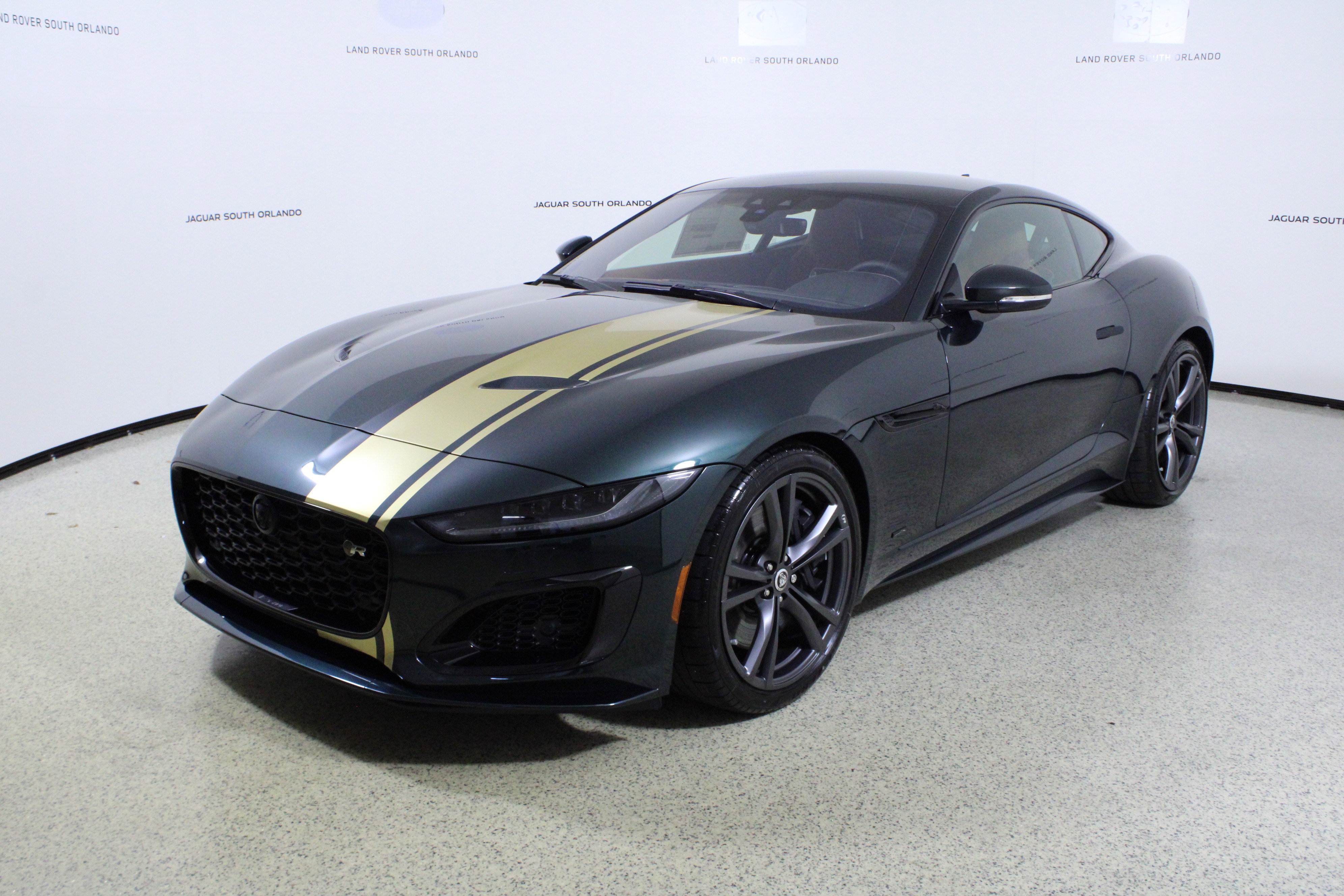 New 2024 Jaguar F-TYPE R image 4