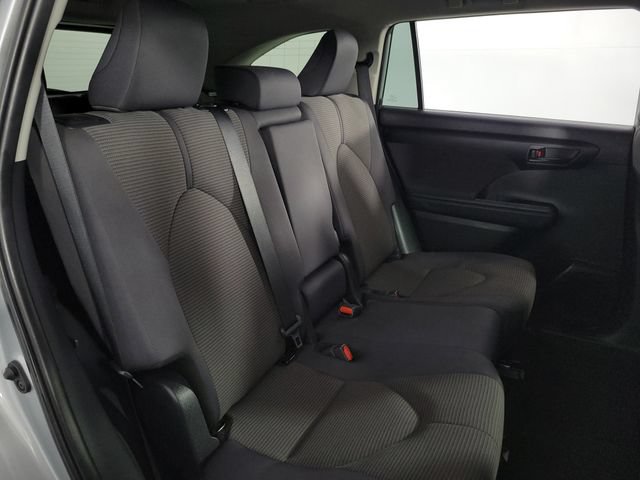 Used 2025 Toyota Highlander LE AWD/4WD image 17