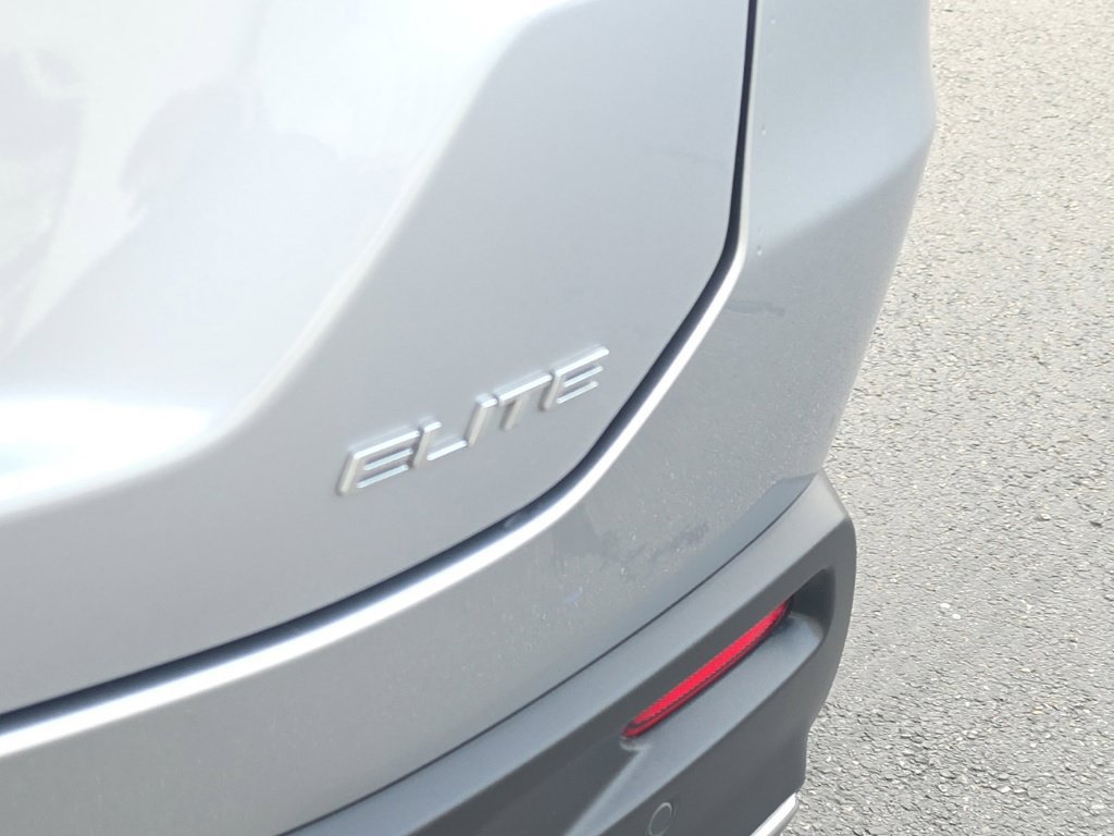 Certified 2025 Honda Pilot Elite image 8