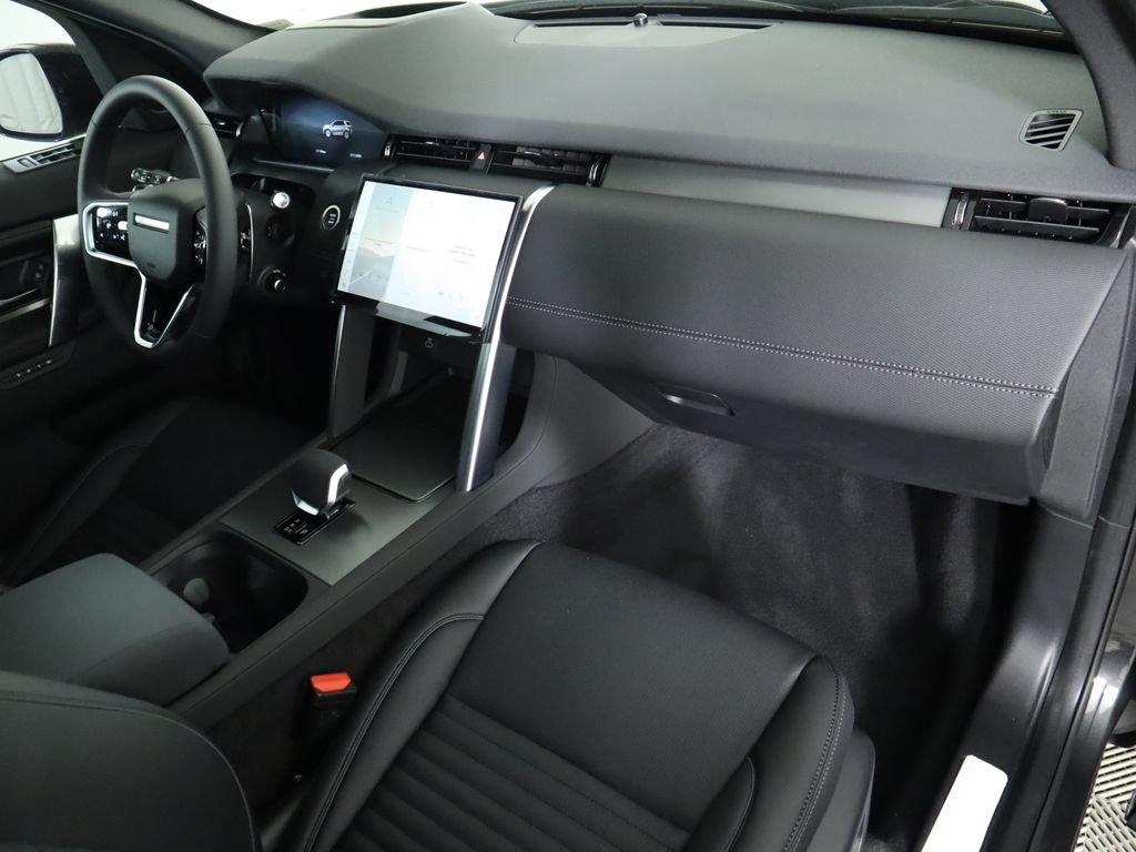 Certified 2024 Land Rover Discovery Sport Dynamic SE AWD/4WD image 19