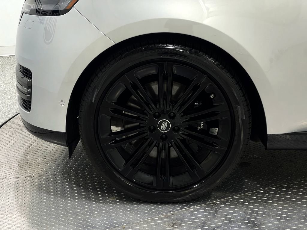 Used 2024 Land Rover Range Rover SE image 34