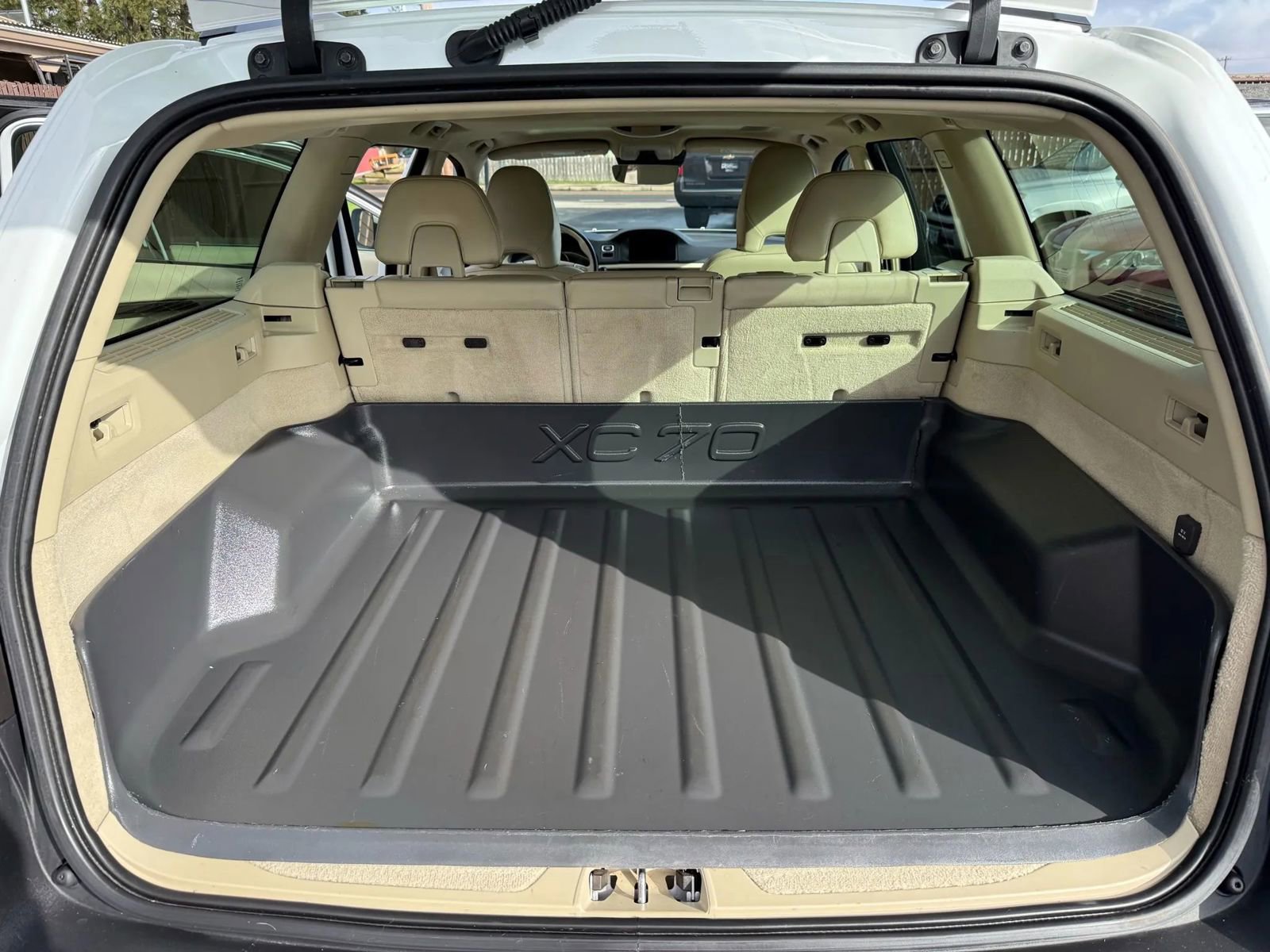 Used 2016 Volvo XC70 T5 Platinum image 11