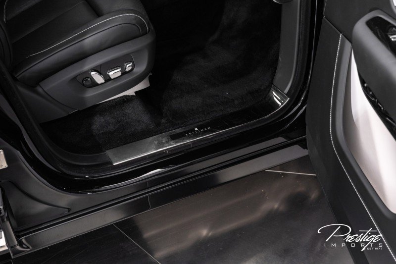 Used 2025 Rolls-Royce Cullinan image 40