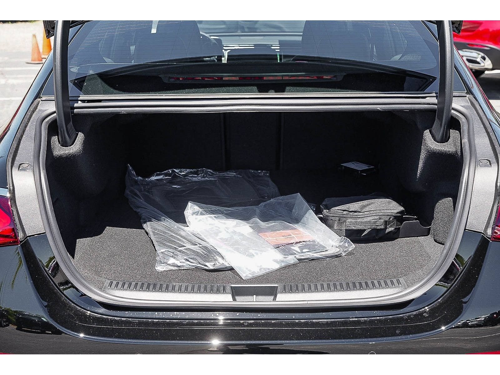 New 2026 Mercedes-Benz E 53 AMG e 4MATIC Sedan image 28