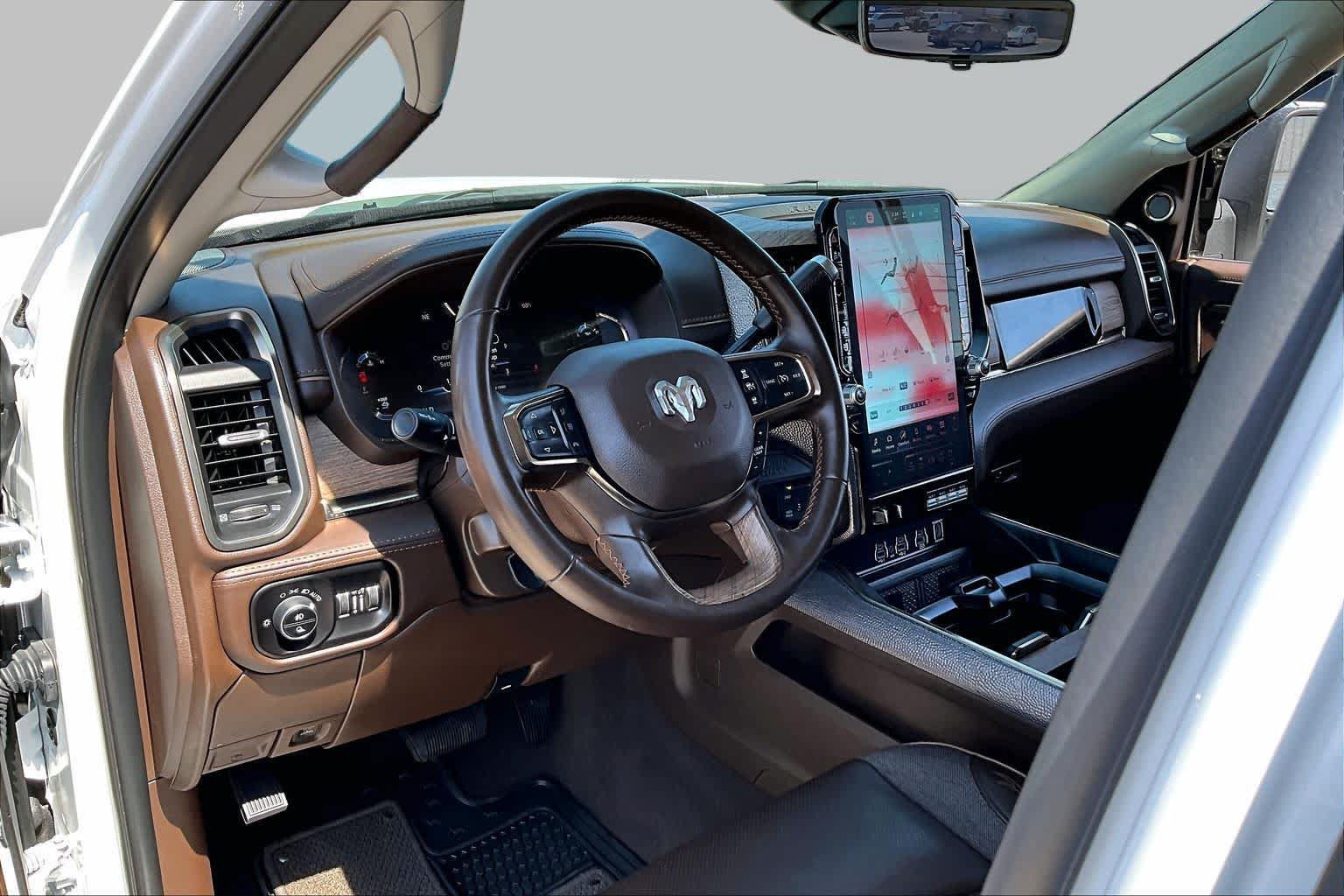 Used 2025 RAM 3500 Longhorn AWD/4WD image 18