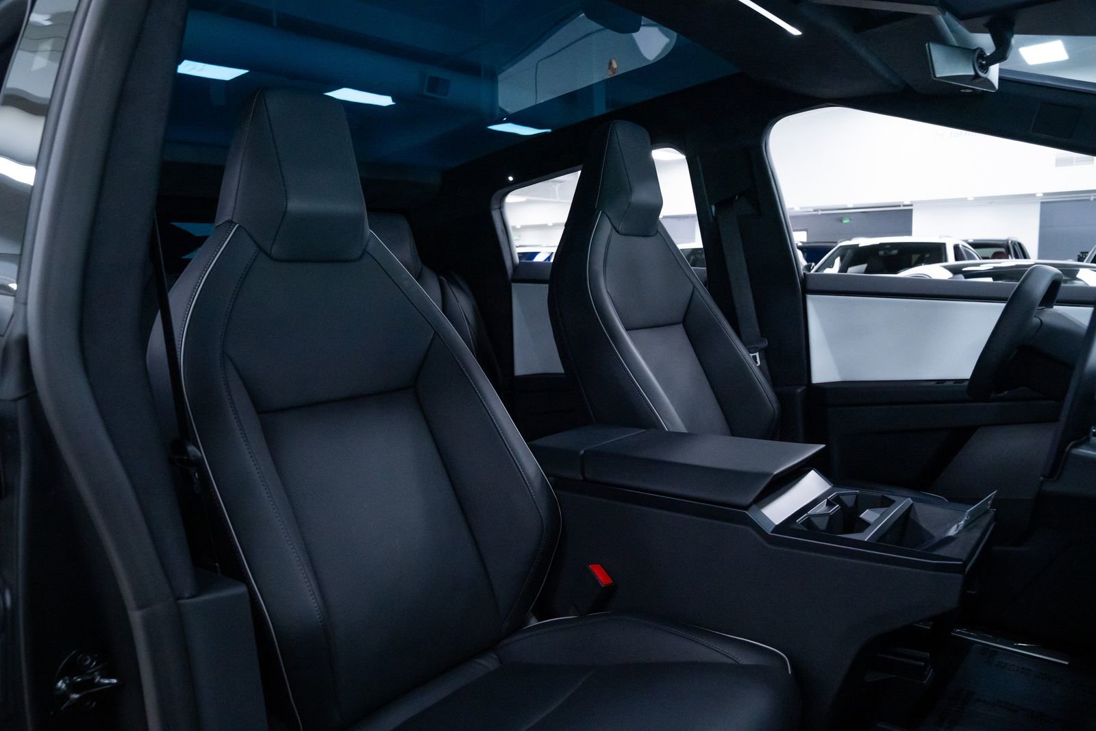 Used 2024 Tesla Cybertruck AWD Crew Cab image 23