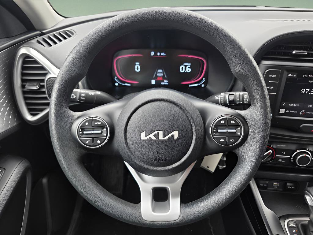 Used 2025 Kia Soul LX FWD image 22