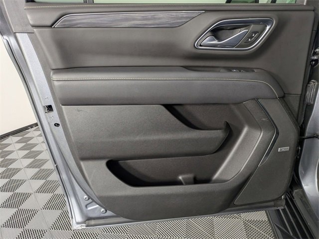 Used 2021 GMC Yukon XL SLT w/ SLT Premium Package image 27