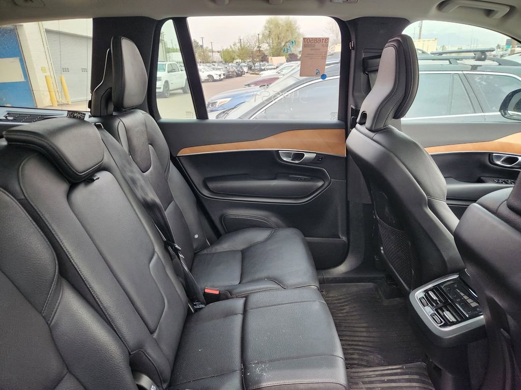 Used 2024 Volvo XC90 B5 Plus image 10