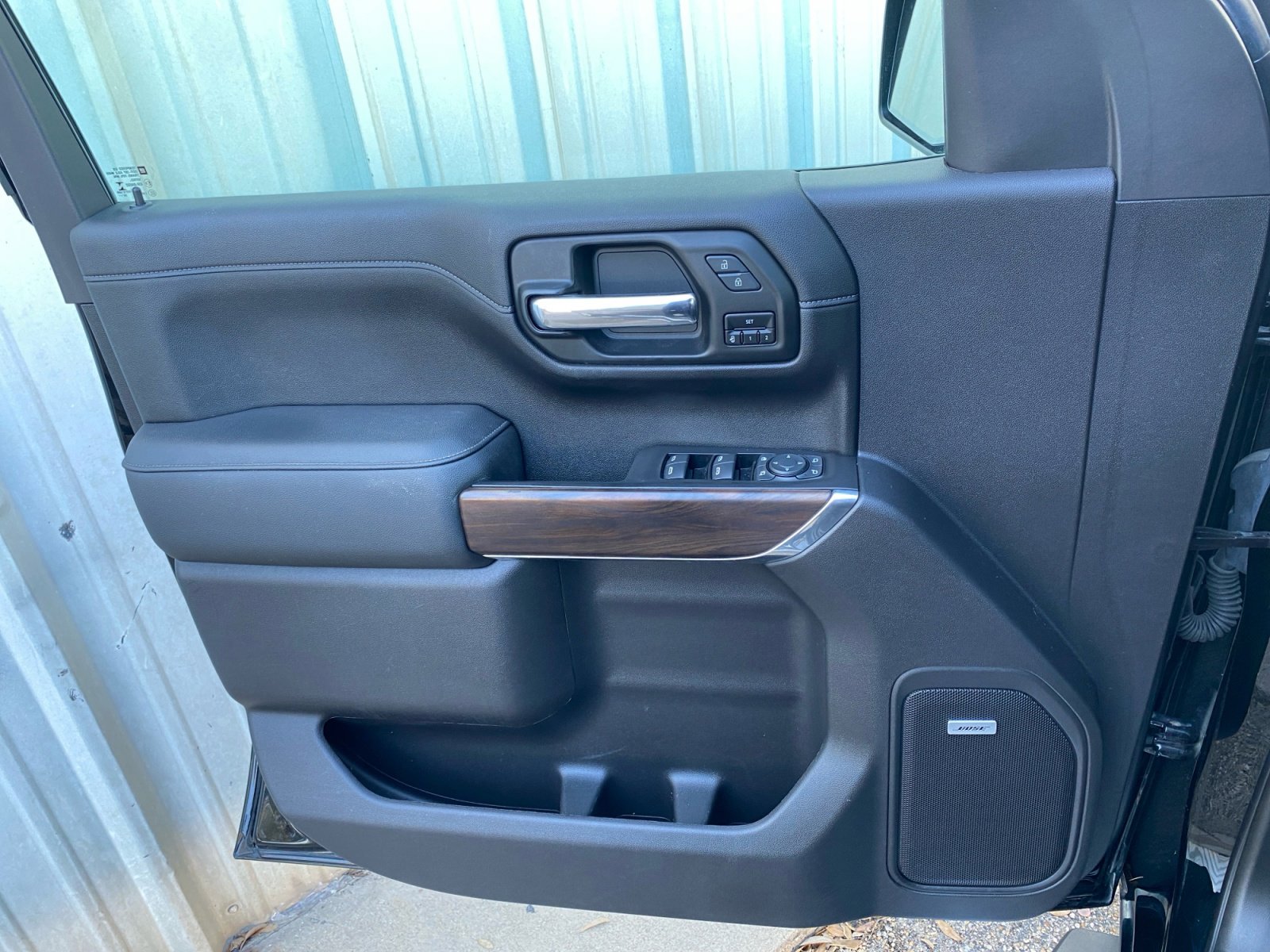 Used 2020 GMC Sierra 1500 SLT image 30