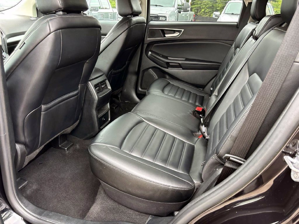 Used 2024 Ford Edge SEL AWD/4WD image 9