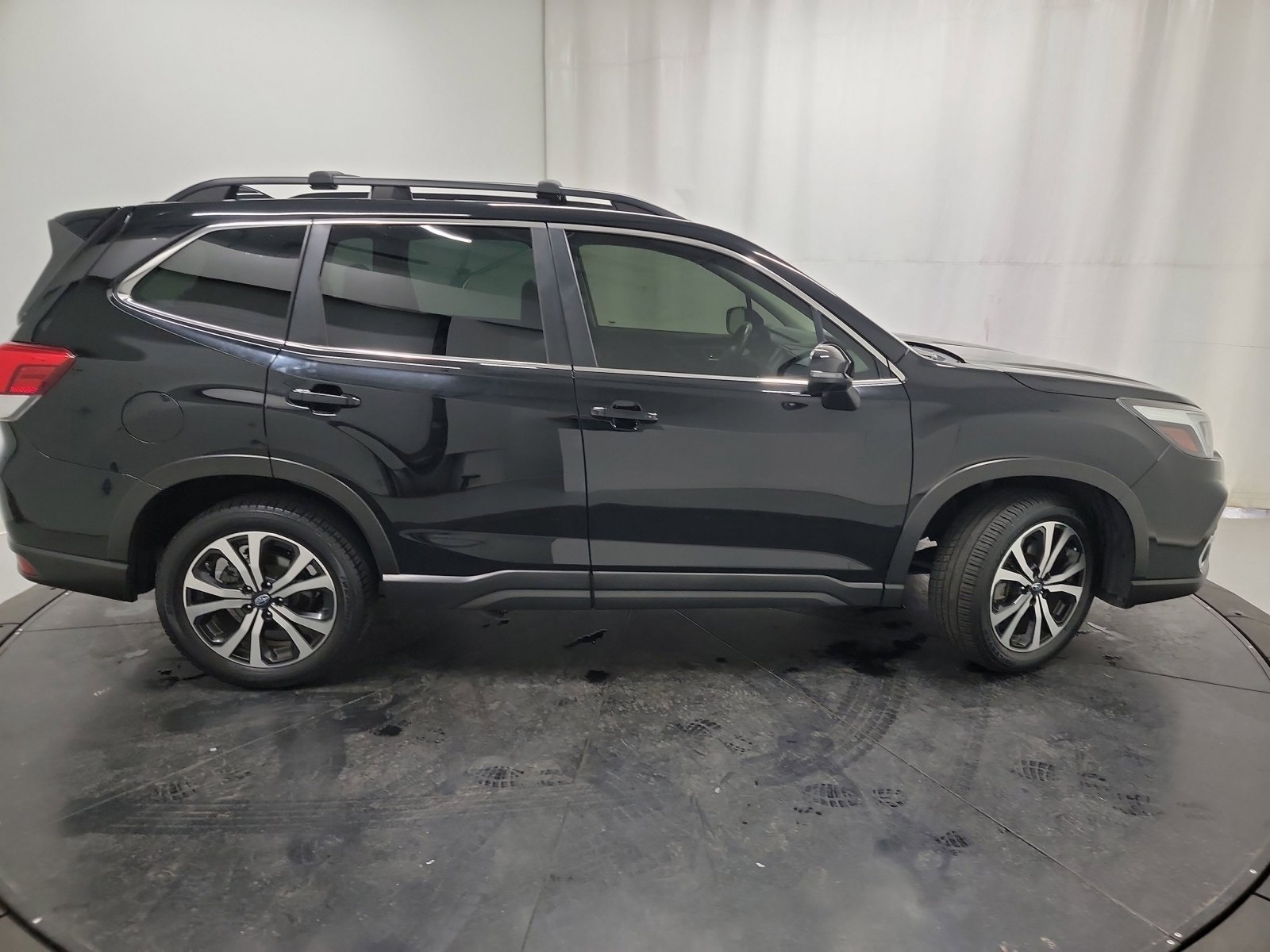 Used 2020 Subaru Forester Limited image 11