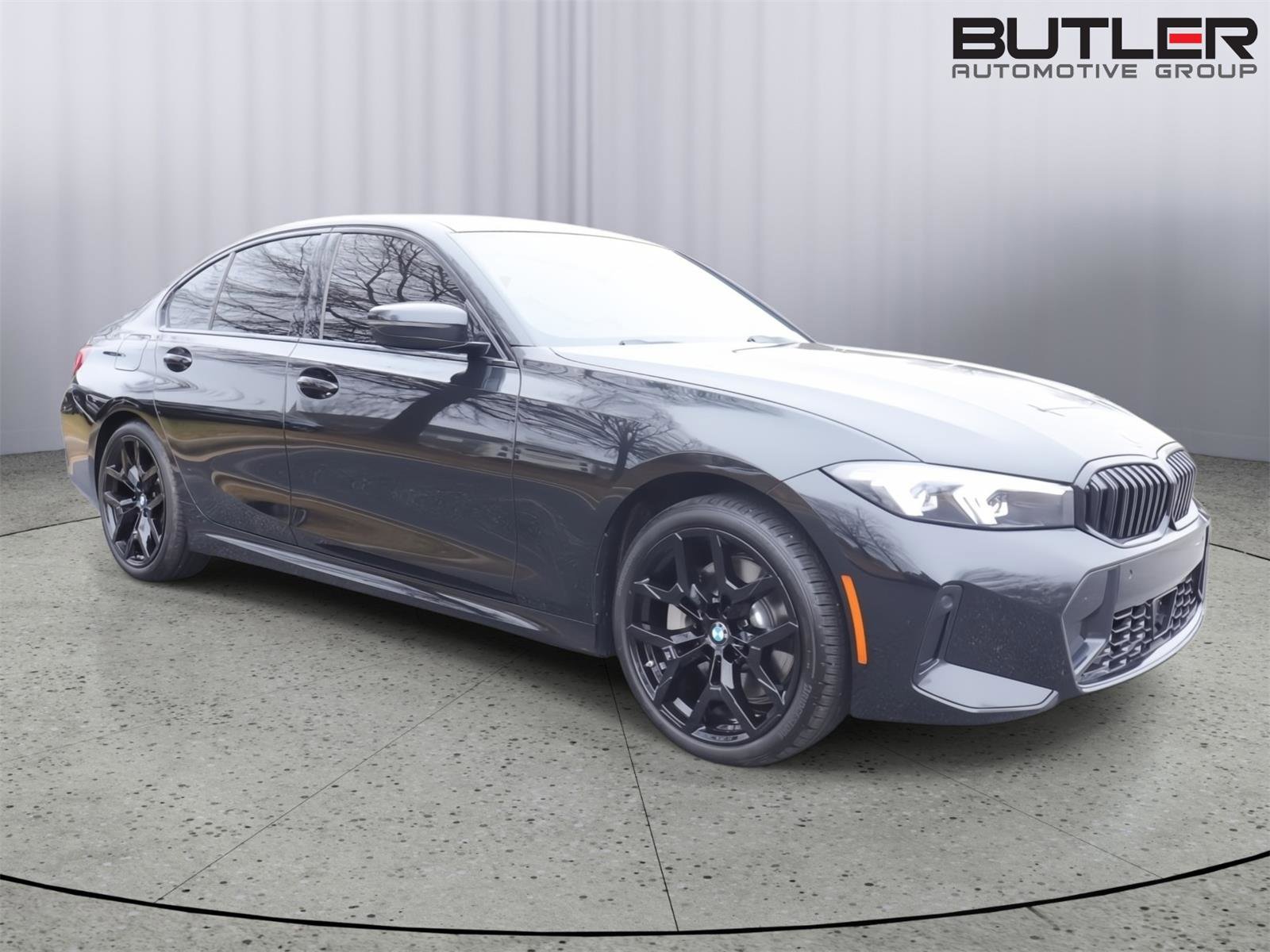 Used 2026 BMW 330i Sedan w/ M Sport Package image 3