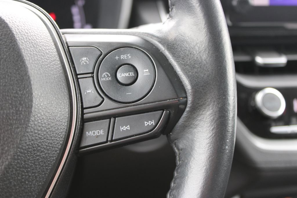 Used 2024 Toyota Corolla Cross XLE image 35