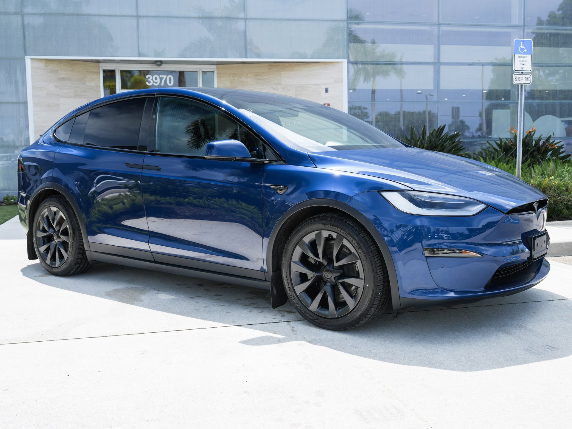 Used 2022 Tesla Model X AWD/4WD image 5