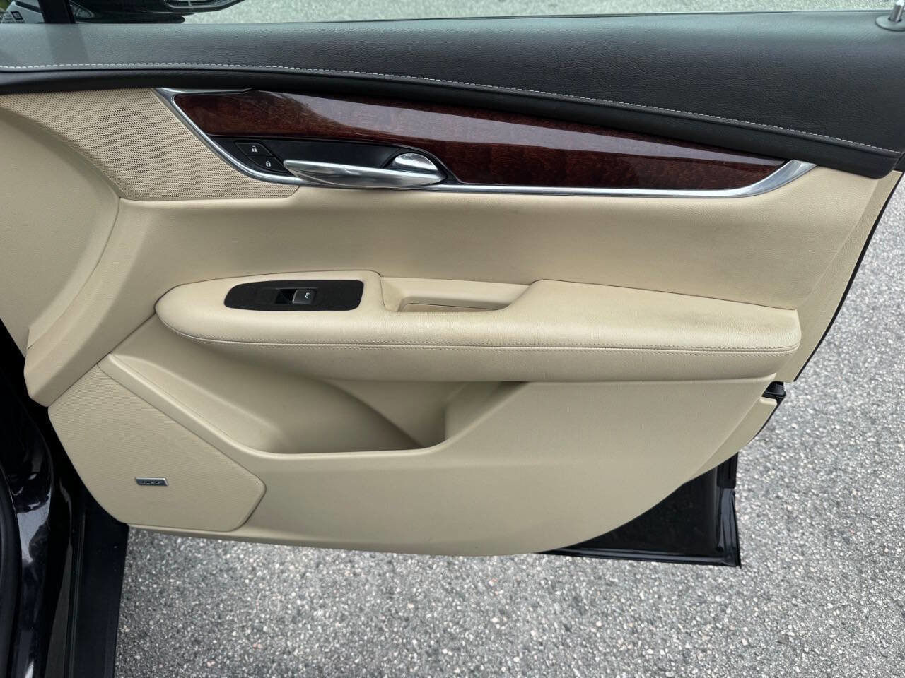 Used 2017 Cadillac XT5 Luxury w/ Driver Awareness Package image 34