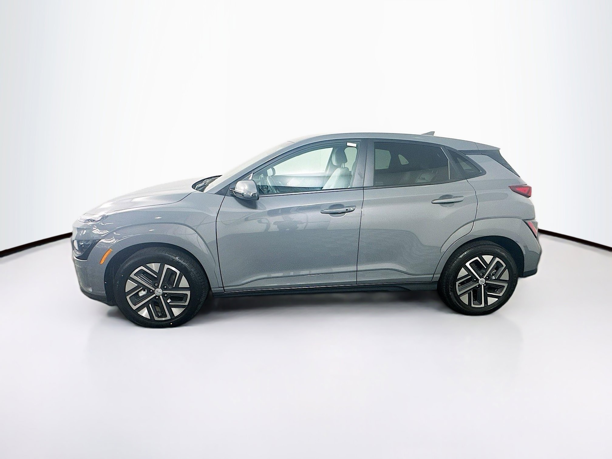 Used 2023 Hyundai Kona SE w/ Cargo Package image 4