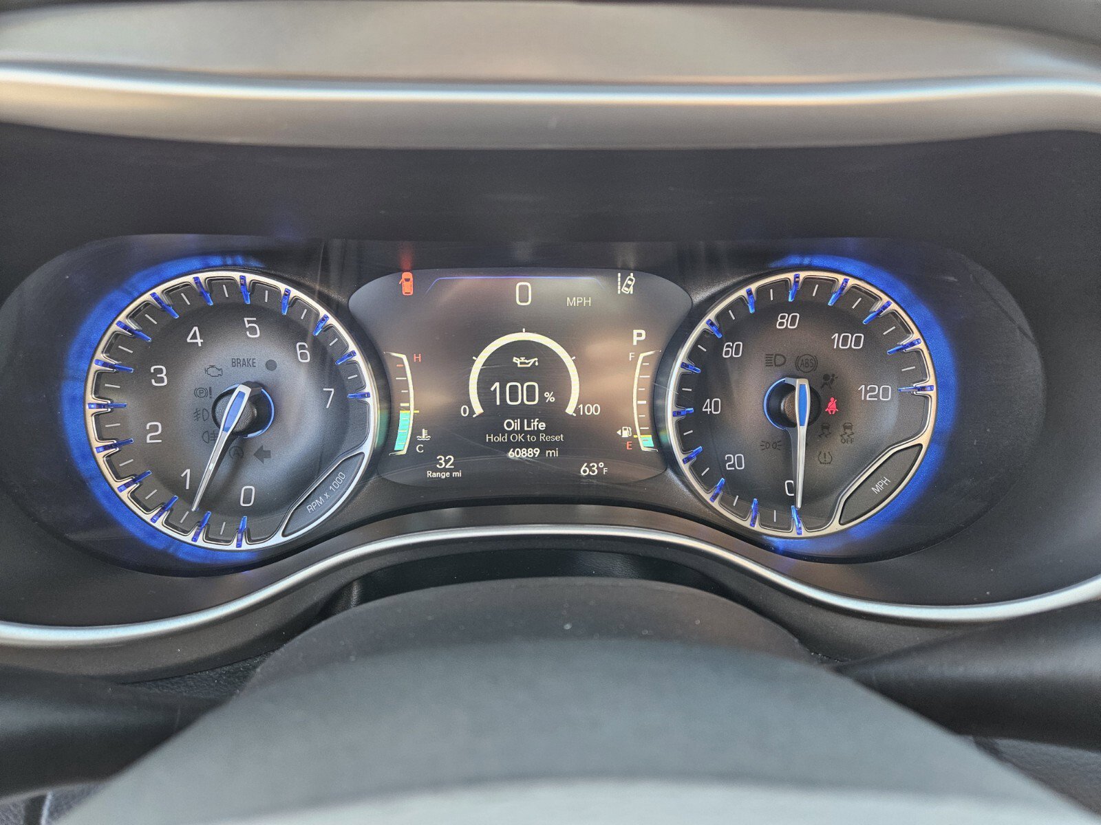 Used 2024 Chrysler Pacifica Touring-L FWD image 26