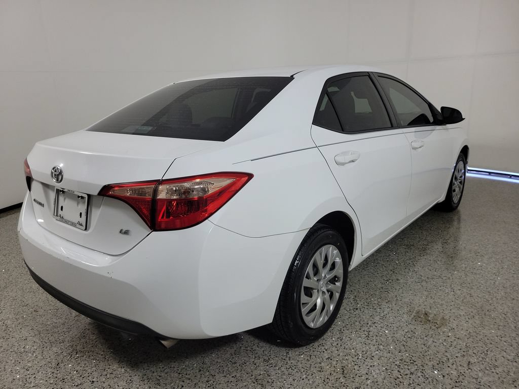 Used 2017 Toyota Corolla LE FWD image 4